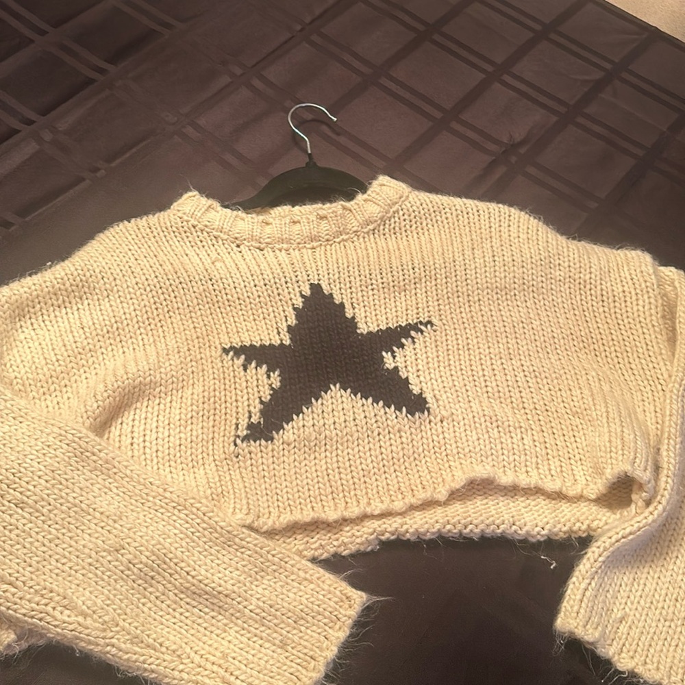 Edikted Teen/Women crop sweater size XS/S
